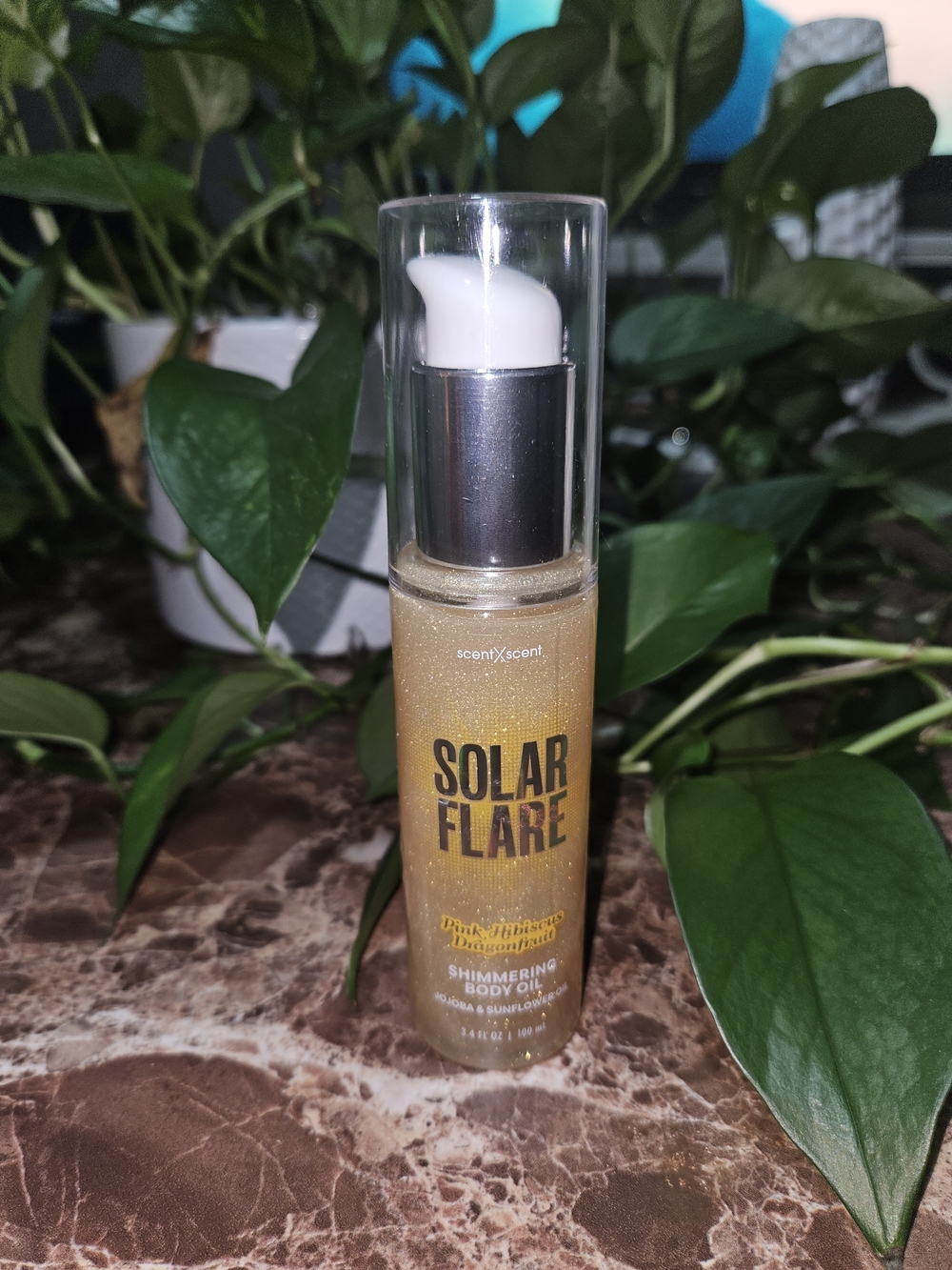Shimmering Body Oil Moisturizer — Gold